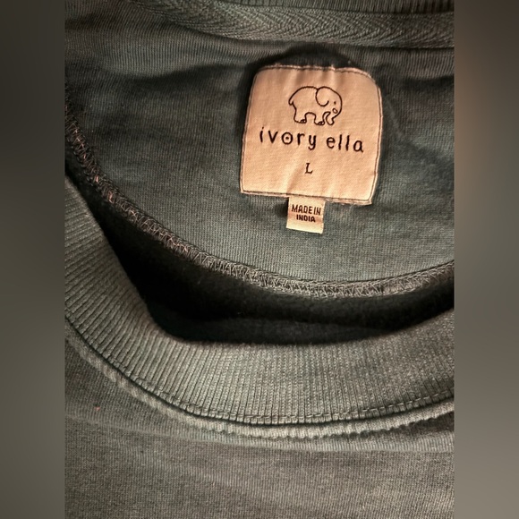 Women’s Ivory Ella crewneck long sleeve sweatshirt - Large - Picture 2 of 3